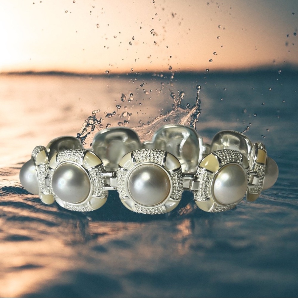 Not for the timid! Sterling Silver Mabe Pearl & M.O.P. Inlay Bracelet 8.5 inches